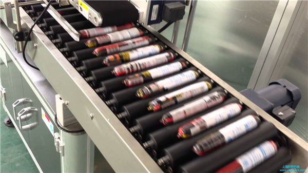 ஃபீடருடன் தானியங்கி தொத்திறைச்சி லேபிளிங் இயந்திரம்